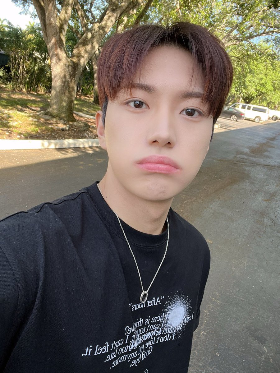 JUSTB_twt's tweet image. [#JM] 오랜만에 셀피✌🏻

#JUSTB #저스트비 #추지민