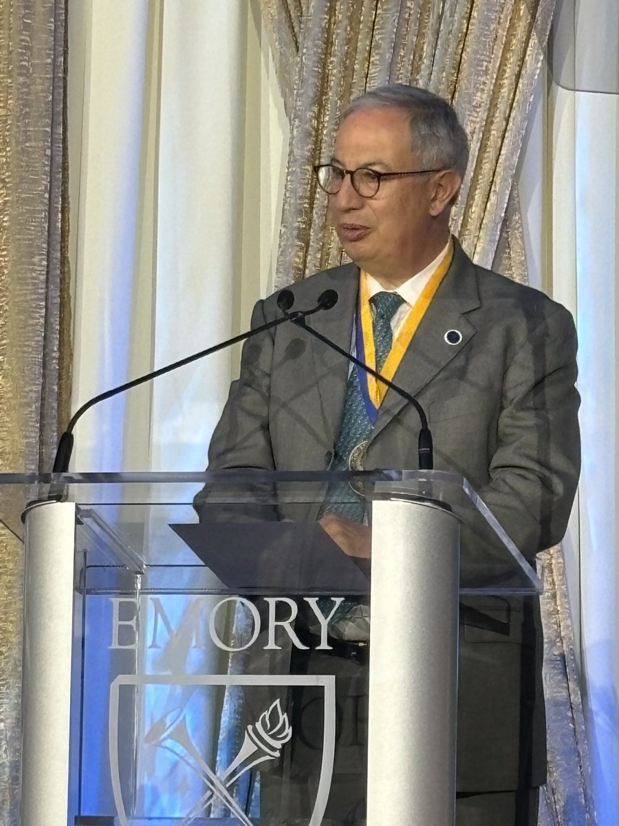 @CarlosdelRio7 @EmoryMedicine @EmoryUniversity Humbled and honored to start as Dean @EmoryMedicine. Congratulations to @CarlosdelRio7 on receiving the 2024 Emory Medal last night! What a great way to celebrate this wonderful leader. @EmoryUniversity
