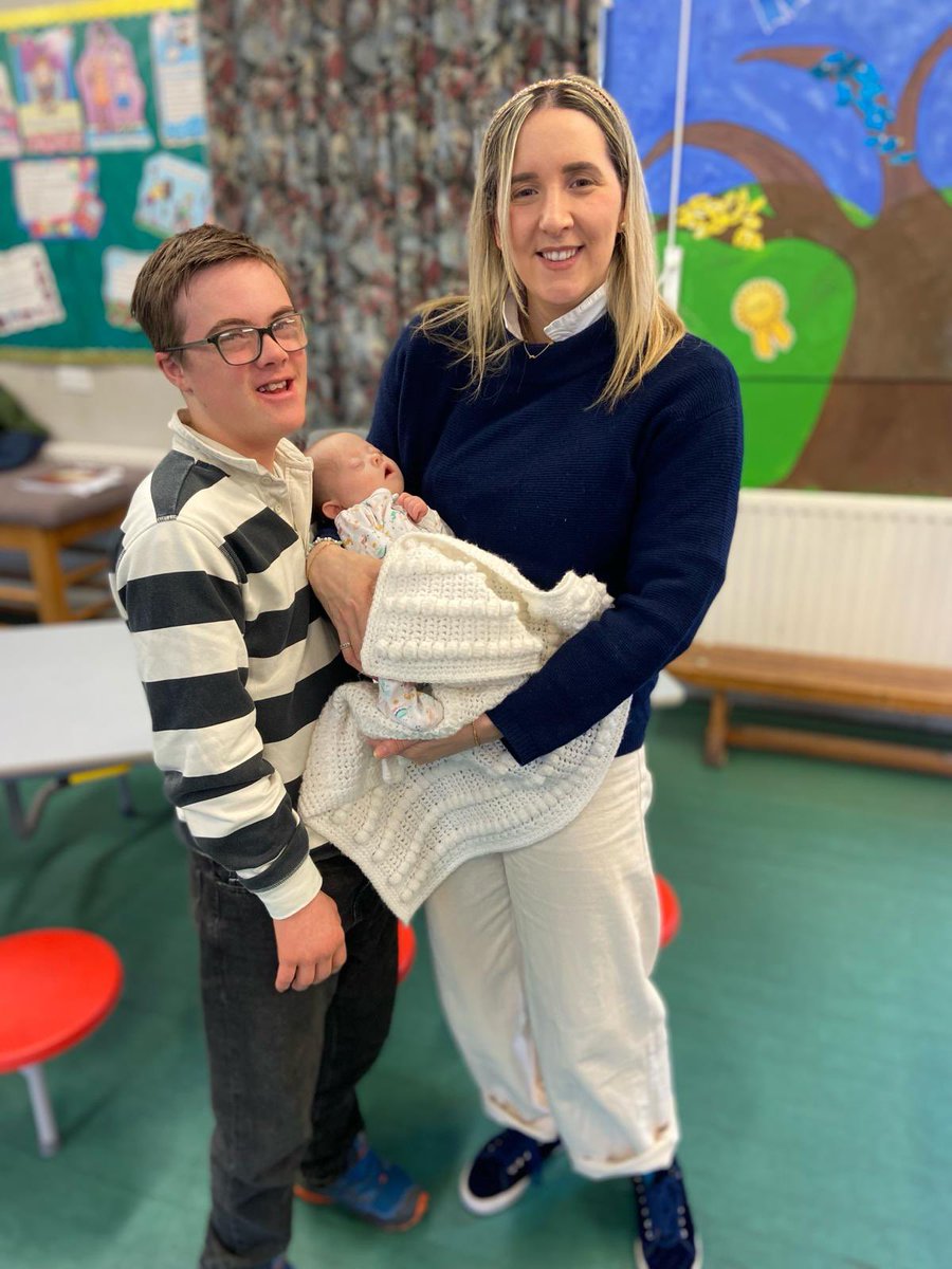 🌻 🌟🥰🧦It was a pleasure to have Polly and Elijah (and families) to visit this morning. What a lovely time we had supporting and celebrating World Down Syndrome Day!  🧦 🥰 🌟 🌻 

#alongcamepollykerr  #WorldDownSyndromeDay 
#downstndromescotland