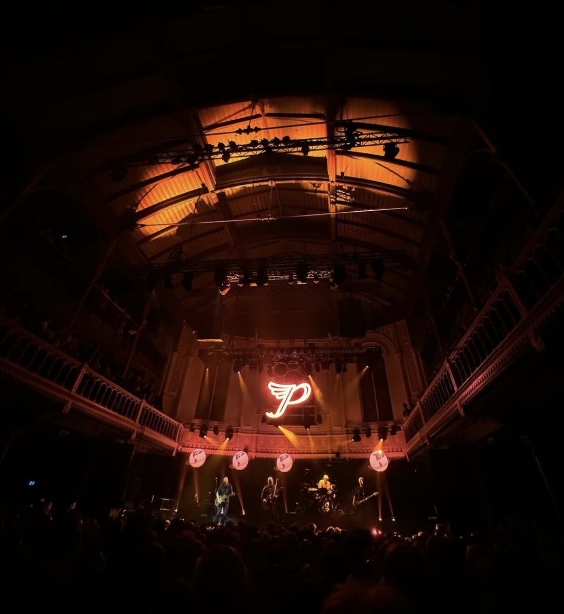 PIXIES's tweet photo. Bedankt Amsterdam! Tonight is our last night in your city on this tour.

Tonight: Paradiso, Amsterdam 🇳🇱

🕖 Set Times:
Doors open: 7pm
@ThePaleWhite: 7:30pm
PIXIES: 8:30pm

📸 frogmanxl (Insta) https://t.co/M8pWqYLxAQ