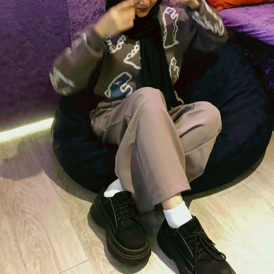 Spill outfit ✨

Sweater dino (grey): shope.ee/3pzn5a4mCQ 
Pashmina Jersey (hitam) : shope.ee/7fCVeolbvy
Loose pants (mauve) : shope.ee/3VMwhGC6wW
Sepatu (hitam) : shope.ee/50BkU5dqSJ

*Misi mencari cuan, tolong bantu rt