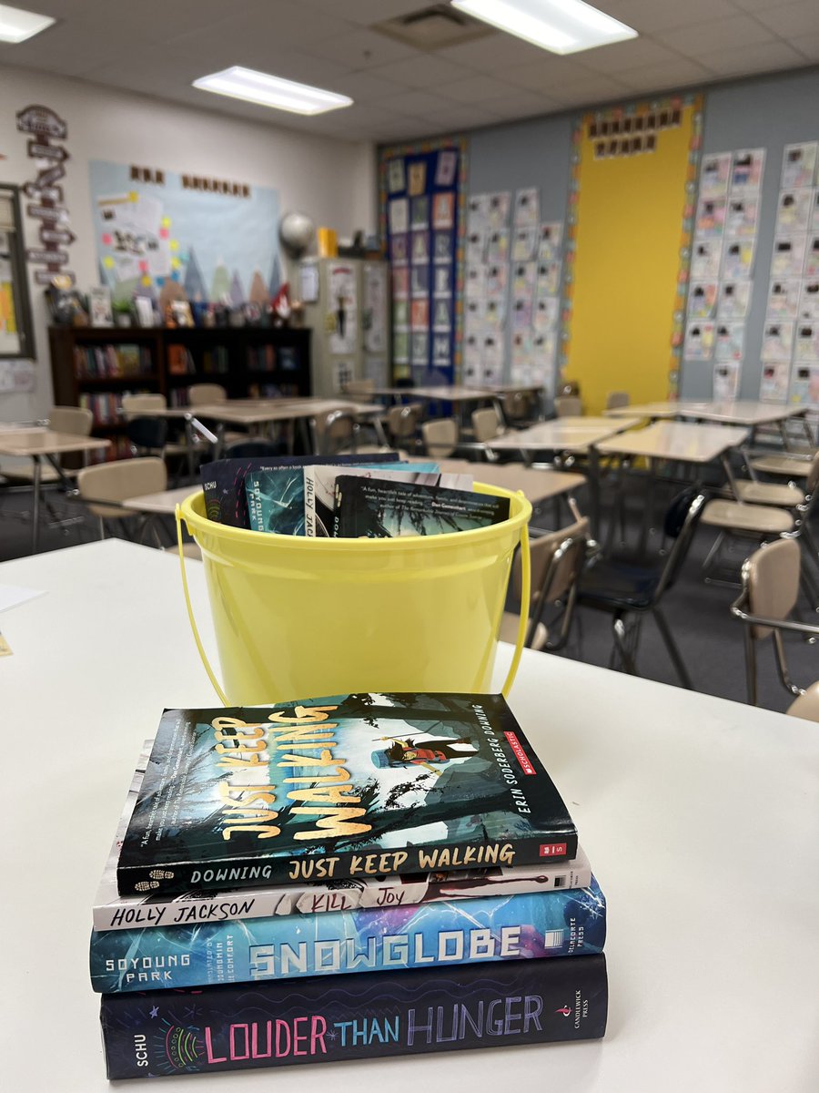 It’s snowing this morning, but still excited to raffle off these Spring Break reads for 7th graders today! 📚☀️ Thank you for the idea @ayear4thebooks! @GrangerIPSD204 #204Reads