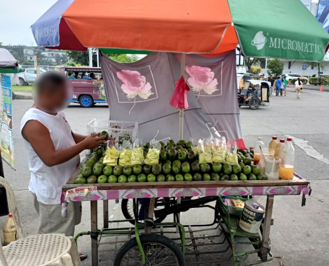TheCicadaEgg's tweet photo. I also took references from the vendors I often buy from! This is what the cart looks like in person! ^^ Usually, I change the design but Kuya was so kind and accommodating - I just had to make a tribute to him! So excited to print this out and give it to him. 😄 https://t.co/7vGKYKc4aP