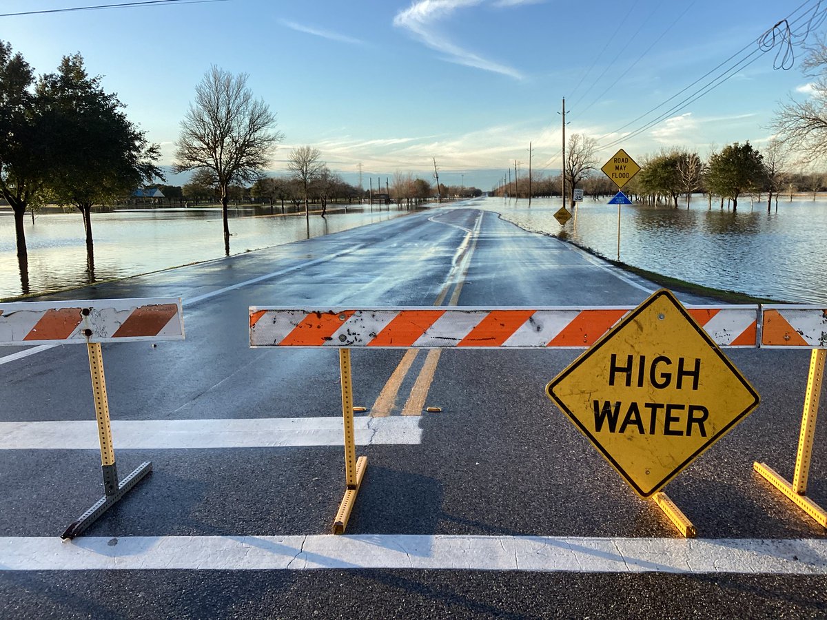 🚨 Due to rising Buffalo Bayou levels post-heavy rainfall, US Army Corps has closed Addicks and Barker Reservoir flood gates. As a result, #HCPrecinct4 staff has closed Patterson Road from SH 6 to Eldridge Parkway near Bear Creek Park due to flooding. #HouNews