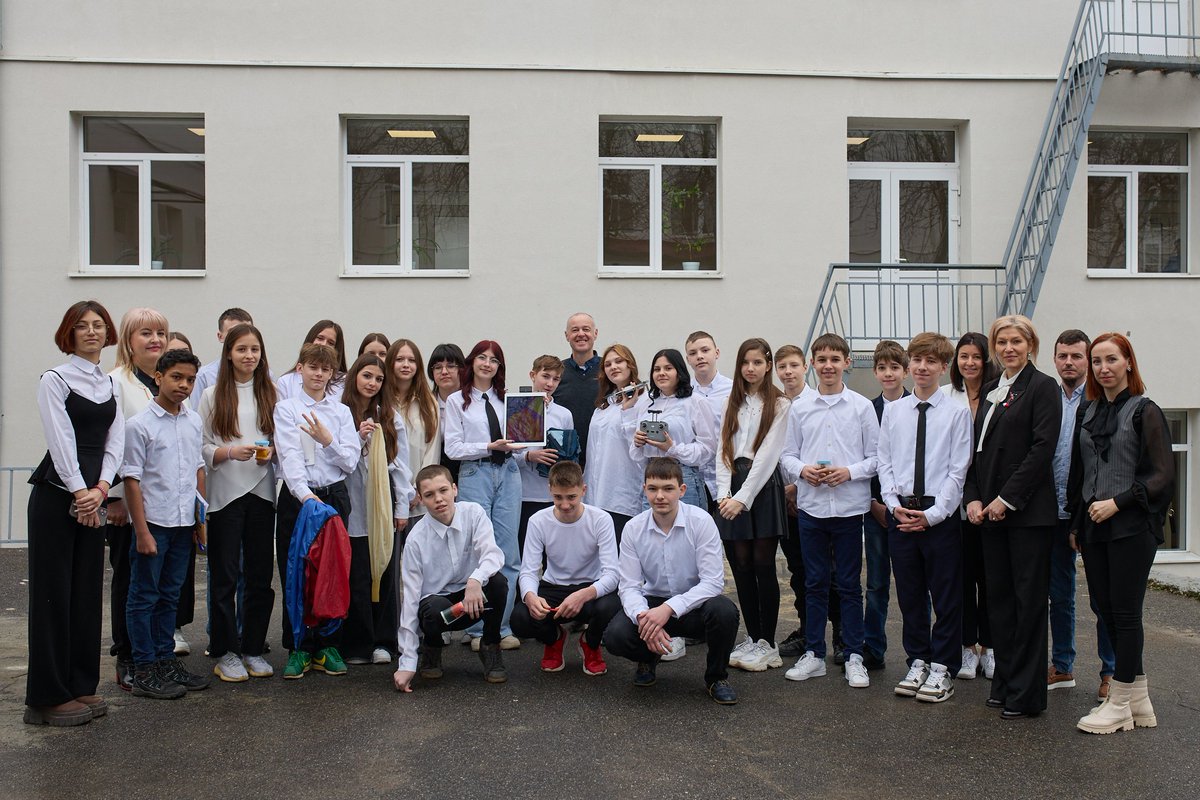 An innovative physics lab is now part of the STEAM Educational Complex in Chisinau, thanks to Sweden's financial support🤝 👩‍🔬👨‍🔬UN Women is committed to equal opportunities for girls & women in STEM & ICT, fostering diversity and gender balance🌍 #womeninSTEM @SwedenUN