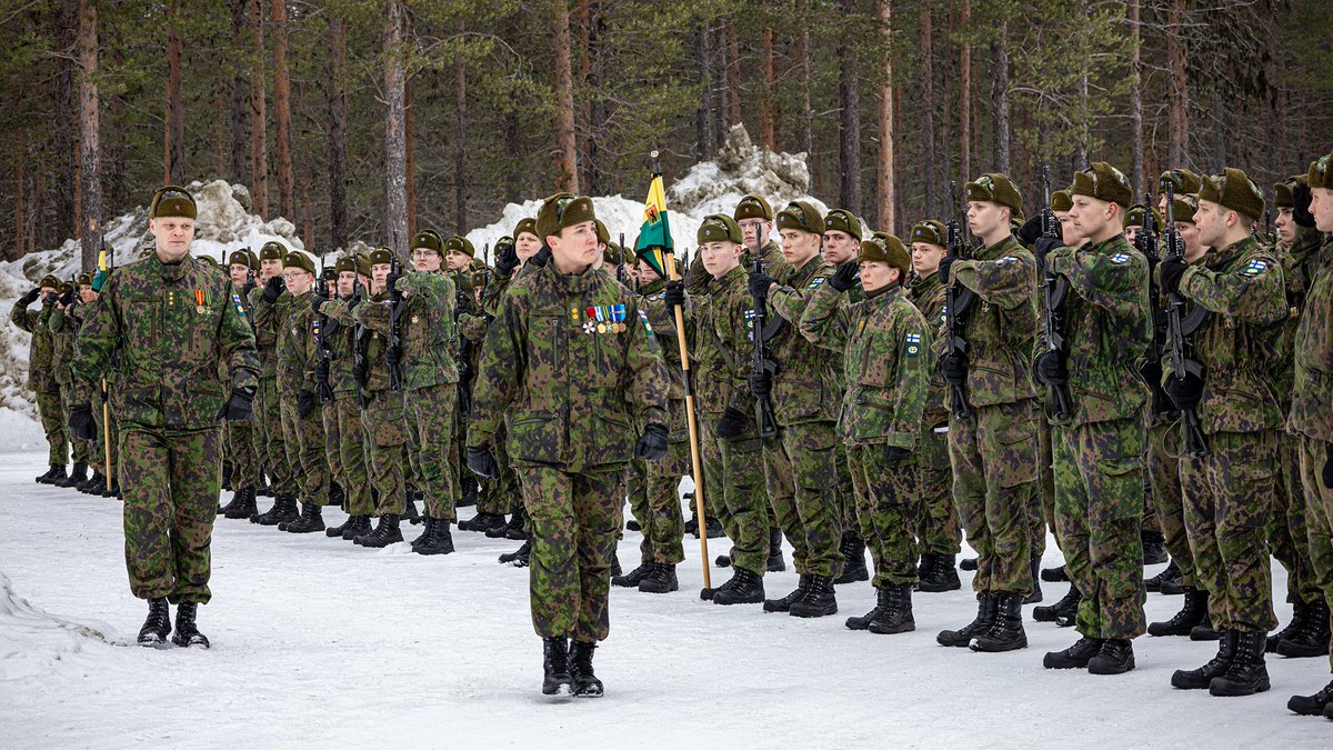 Lapin jääkäripataljoona juhli tänään perinnepäiväänsä Sodankylän varuskunnassa komentajansa everstiluutnantti Sini Kourin johdolla.
#lapjp
#PohjoisenPuolustajat
#PohjoinenPitää
#jääkäriprikaati