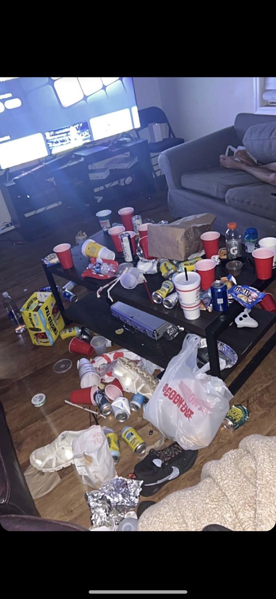 Kitchen_MVP's tweet photo. Morehead? Haha need that https://t.co/b9fiIXf8NC