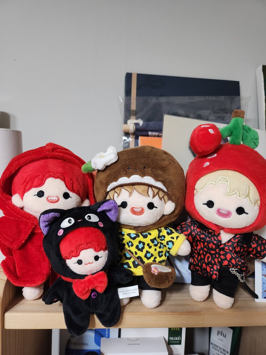 우리집에 새로운아이가 왔어요😍
한쪽이 허전하네.......하나더 입양해야될것 같은데....ㅎㅎ
<a href="/Doll_XIAmong/">샤몽이들🥥𝑶𝒏𝒍𝒚 𝑿𝑰𝑨 메인트윗필독</a> 너무너무 감사합니다💓