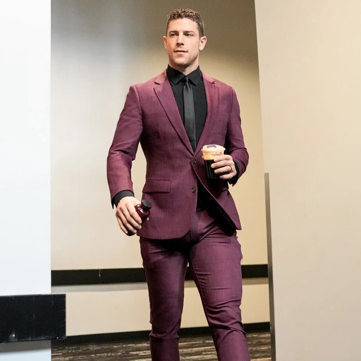 Typical suits, with their standard fit and lack of stretch, can be a nightmare for guys with tree trunk legs like @charliecoyle_3. That's why our suits are a top choice among NHL players. #stateandlib #NHLstyle #stretchsuits