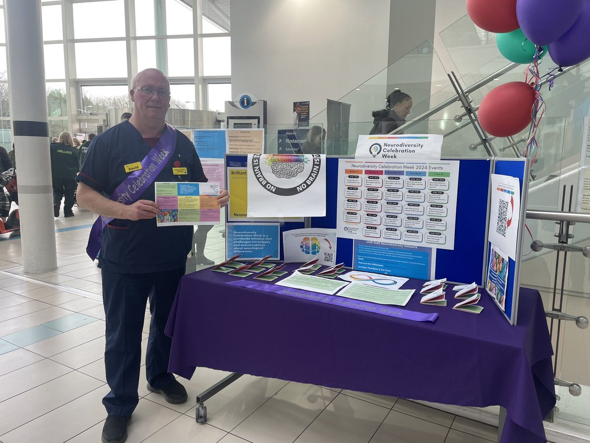 Day 5 supporting neurodiversity in the atrium at QEHB. David has already had a busy shift with staff expressing gratitude for raising awareness. @uhbtrust @MargaretGarbet6 @UHB_SoN