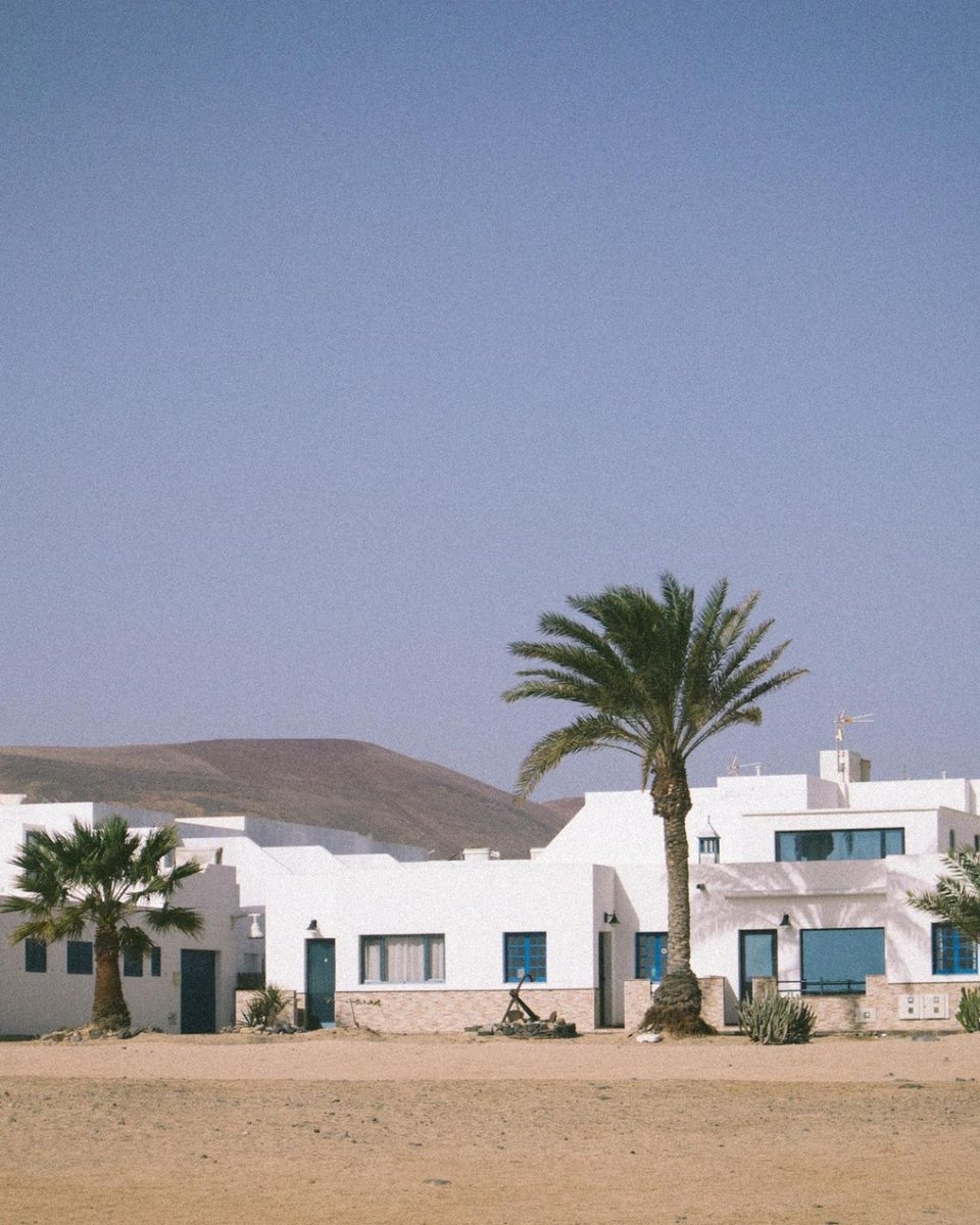 Isla de #inspiración 📸💭  #visitlagraciosa #elparaisoexiste  Maravillosa captura de @loratustudio 🌟 #lagraciosa #lagraciosaisland #islascanarias #canaryislands #latituddevida #latitudeoflife #caletadelsebo #lagraciosaparadise