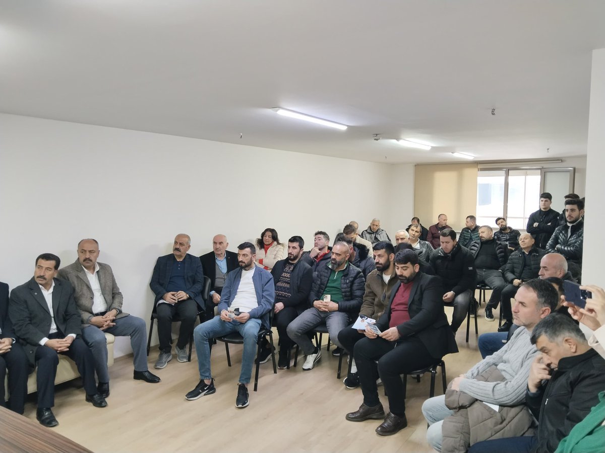 Dr. Medeni Yılmaz (@medeniylmz) on Twitter photo Bugün Esenyurt Otoport’ta hizmet veren esnaf arkadaşlarımızı ziyaret ettik, birlikte oto galericilerin karşılaştığı sorunları ele aldık. Ev sahiplikleri için çok teşekkür ederim. <a href="/alibabacan/">Ali Babacan</a> <a href="/devapartisi/">DEVA Partisi</a> <a href="/esenyurtadeva/">DEVA Partisi Esenyurt ( Resmi Hesabı )</a> <a href="/ErkanUzunX/">Erkan Uzun 🇹🇷</a> <a href="/istanbuldadeva/">DEVA Partisi İstanbul</a> Bugün Esenyurt Otoport’ta hizmet veren esnaf arkadaşlarımızı ziyaret ettik, birlikte oto galericilerin karşılaştığı sorunları ele aldık. Ev sahiplikleri için çok teşekkür ederim. <a href="/alibabacan/">Ali Babacan</a> <a href="/devapartisi/">DEVA Partisi</a> <a href="/esenyurtadeva/">DEVA Partisi Esenyurt ( Resmi Hesabı )</a> <a href="/ErkanUzunX/">Erkan Uzun 🇹🇷</a> <a href="/istanbuldadeva/">DEVA Partisi İstanbul</a>