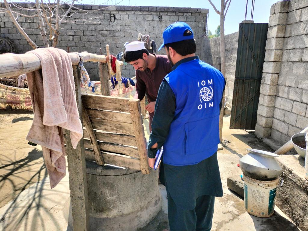 On #WorldWaterDay, IOM reaffirms it’s commitment to equitable water access for all. To ease strain on water infrastructure, IOM is providing water, sanitation, hygiene, & shelter support to Afghans & host communities in Swabi district, with support from @StatePRM.