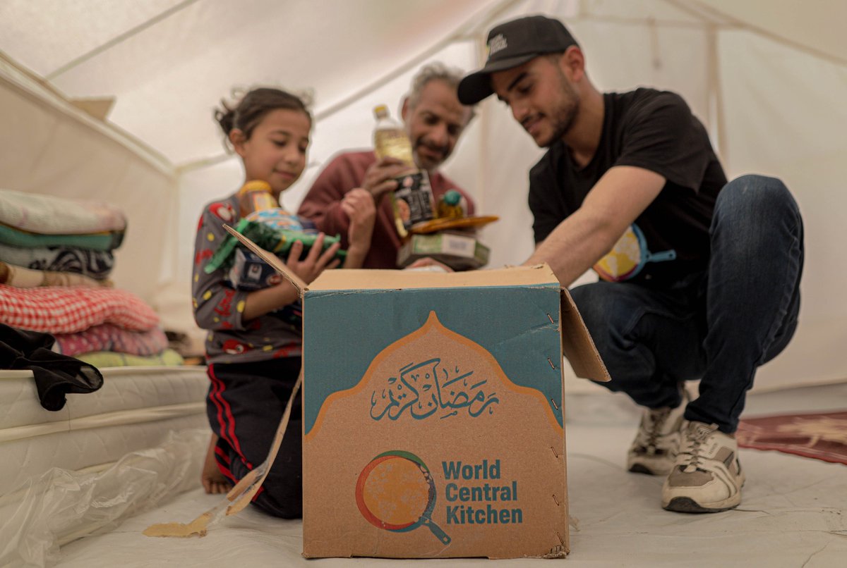 KingAbdullahII's tweet photo. Under impossible conditions in Gaza, organisations like the World Central Kitchen diligently provide vital aid. Led by Chef José Andrés, the WCK have delivered over 40 million meals to Gazans facing starvation. Proud of our partnership and grateful for your exemplary efforts https://t.co/DS6OV1pWv7