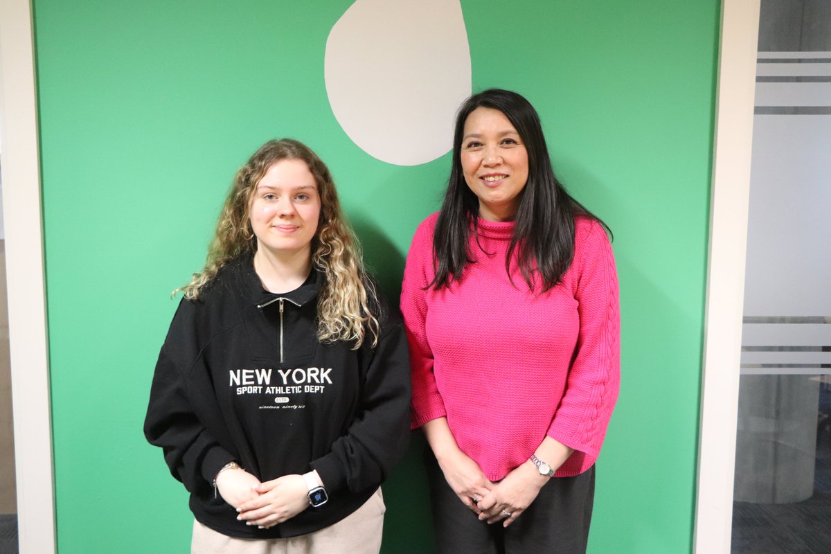 edinburghcoll's tweet image. Happy #SignLanguageWeek!

This week, our Equality, Diversity and Inclusion Lead Nina Munday met with deaf Art and Design student Jemma Skelding and her interpreter to get feedback on the College’s new BSL Action Plan 2024-2030.

Thanks for all your help, Jemma!