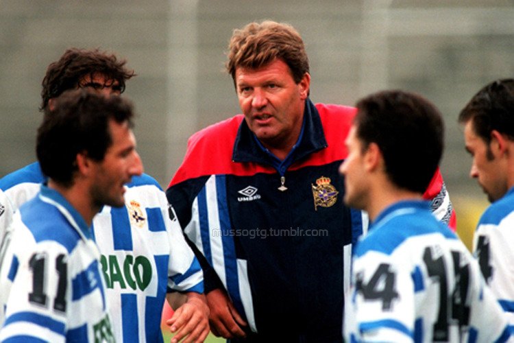 - "Míster, me duele cuando golpeo la pelota con la pierna izquierda"

- "Paco, a mí me duele cuando la golpeas con cualquiera de las dos"

JB Toshack a Paco Jémez, cuando ambos estaban en el Deportivo en 1996.

¡Felices 74 al genial John Benjamin Toshack!