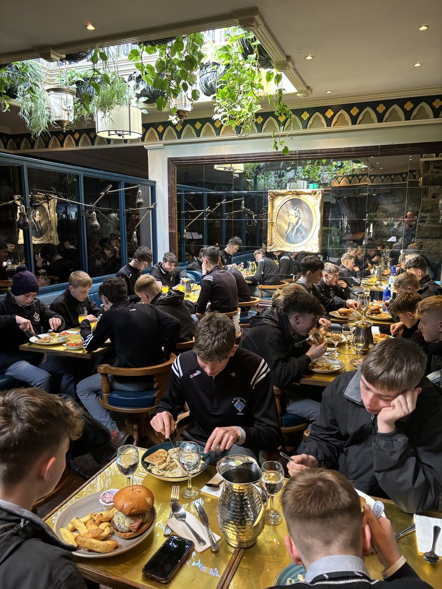 St Patrick’s Day; Huge thanks to the 22 students who volunteered to help represent the school at the St Patrick’s Day parade earlier this week.The lads were rewarded in Langtons earlier today with a well deserved lunch.Well done lads and thanks. ⚫️⚪️ ⁦⁦@OssoryDiocese⁩