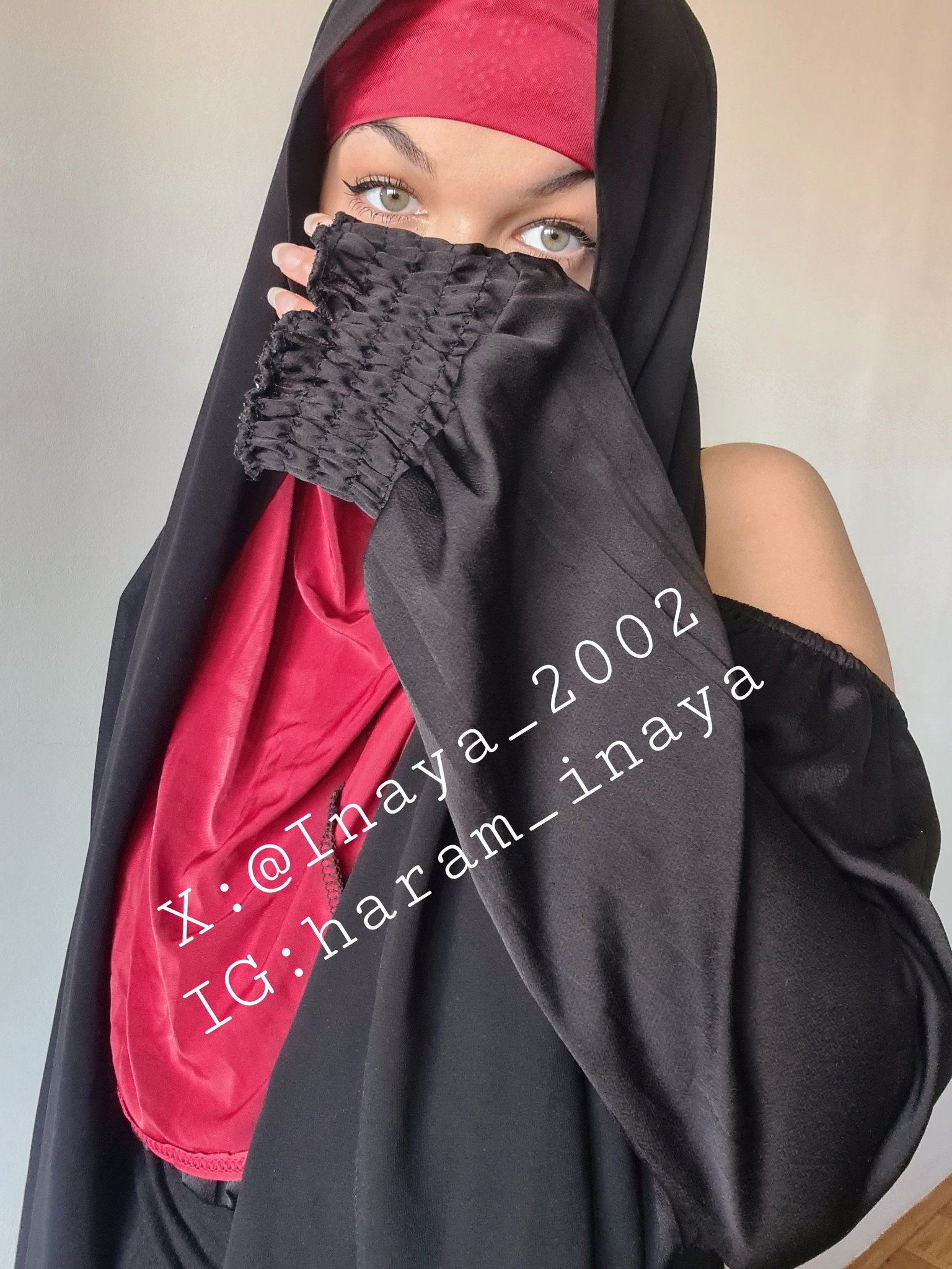 Inaya on X: A splash of red is always nice, especially on Jummah ❤️ How  is Ramadan going for you guys? Im struggling and always so hungry! So  what are you bringing