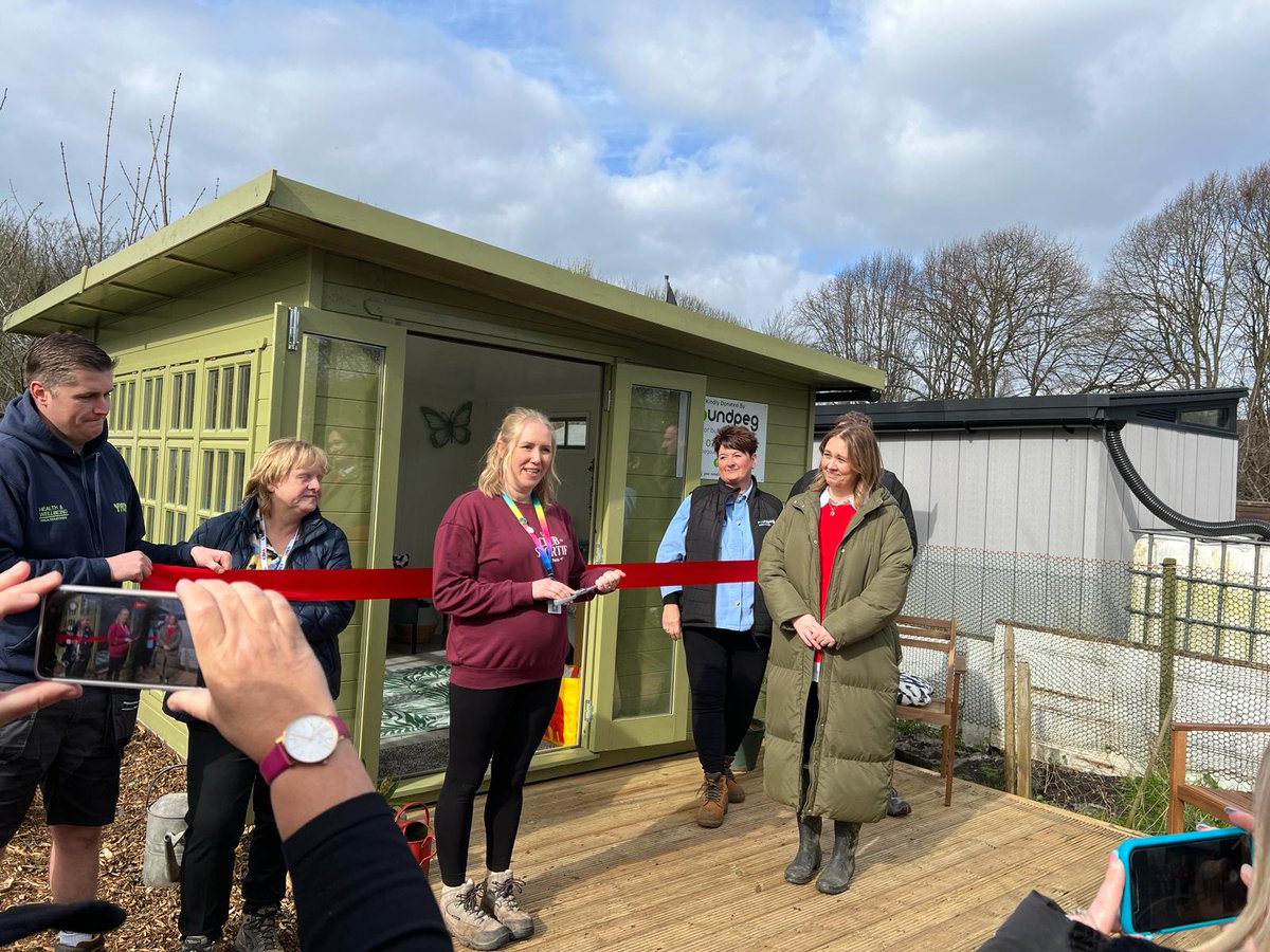 Our Sarah and Jenny spent a lovely morning at the @YMCADerbyshire Wilmorton Community Gardens for the opening of the @BridgetheGapFW building. It has been donated by Roundpeg Outdoor Buildings to help support young people across #Derby Thank you for inviting us. #mentalhealth