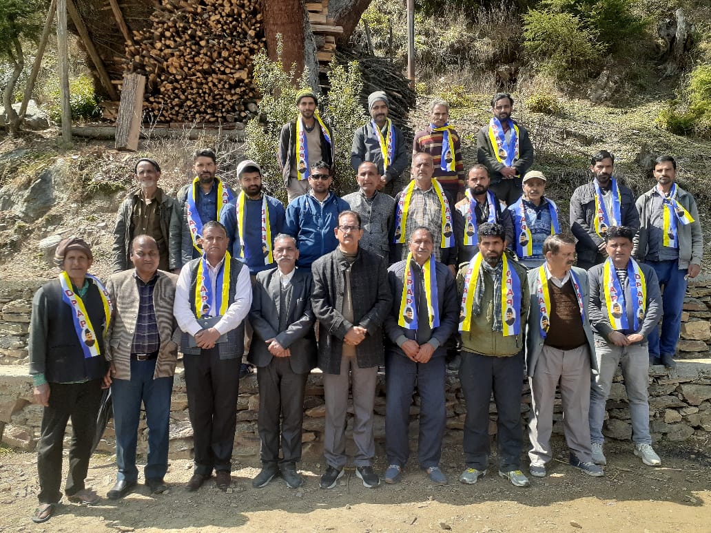 prmanhas's tweet photo. Today visited remote area of Gutasa and conducted meeting with DPAP workers.  Discussed preparations for Parliament elections and framed booth Committee. 
@DPAP_office
@ghulamnazad https://t.co/rXY7wGsNFI