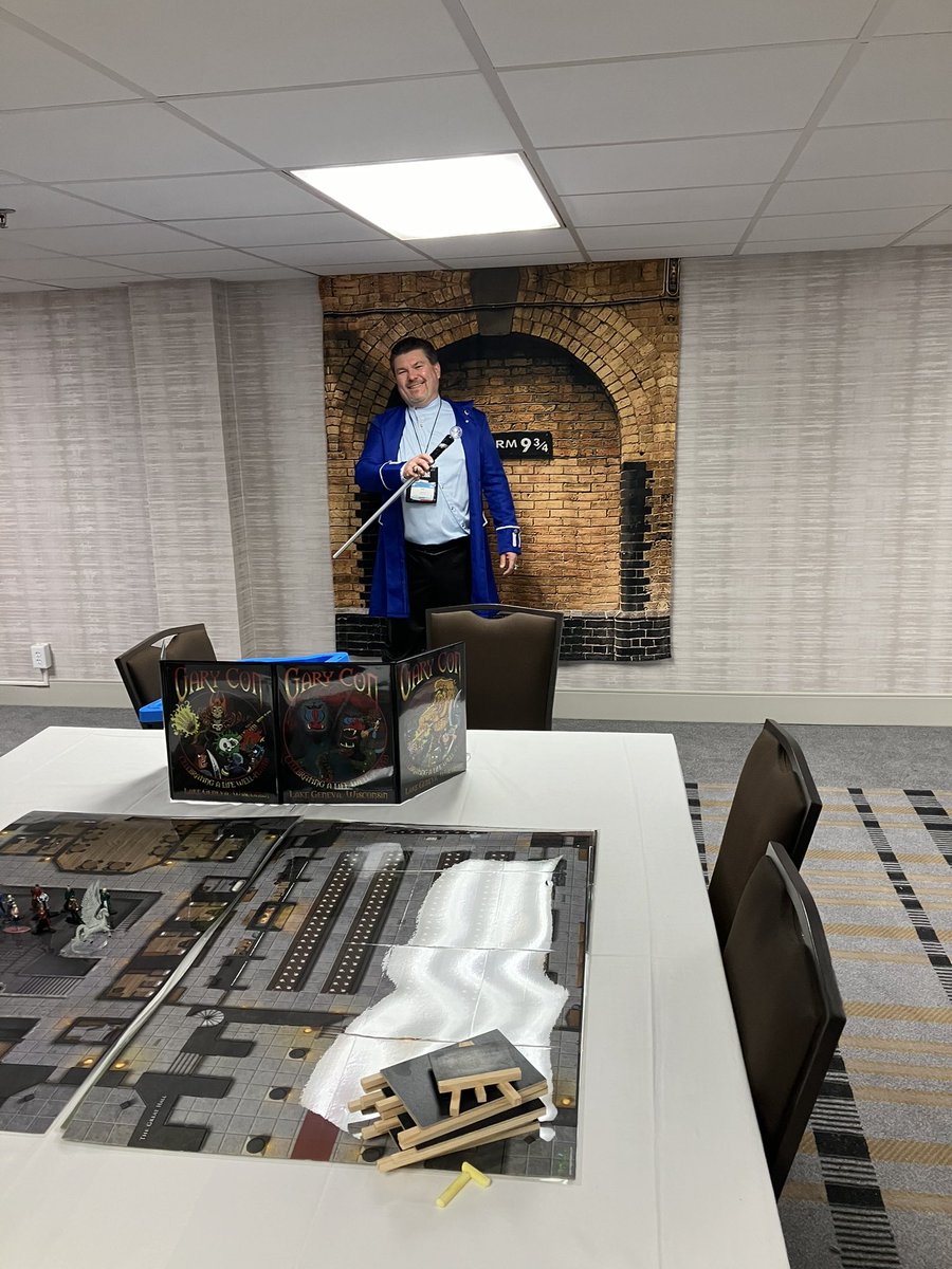 PadmesLover's tweet photo. Cheers Chaps
Return to #Hogwarts the #TriWizardCup
Professor Bill Weasley at your service
#ttrpg in the #WizardingWorld this morning in #LakeGeneva
#garyConXVI @GaryCon @jk_rowling #garycon https://t.co/1zFyX6ZtRQ