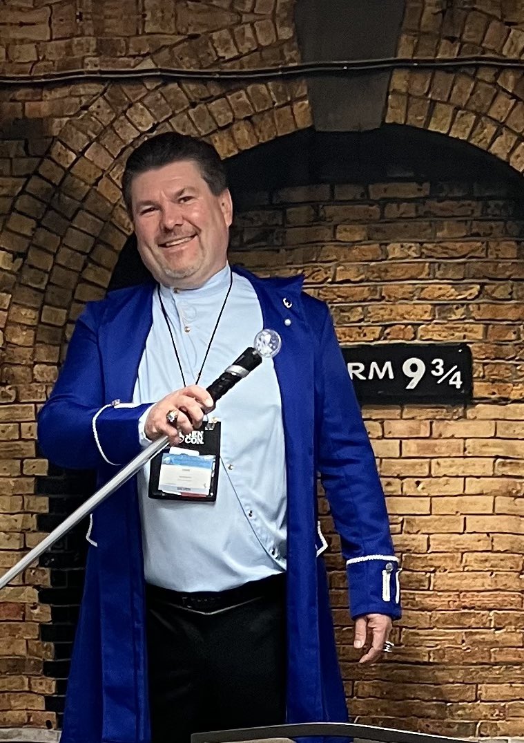 PadmesLover's tweet photo. Cheers Chaps
Return to #Hogwarts the #TriWizardCup
Professor Bill Weasley at your service
#ttrpg in the #WizardingWorld this morning in #LakeGeneva
#garyConXVI @GaryCon @jk_rowling #garycon https://t.co/1zFyX6ZtRQ