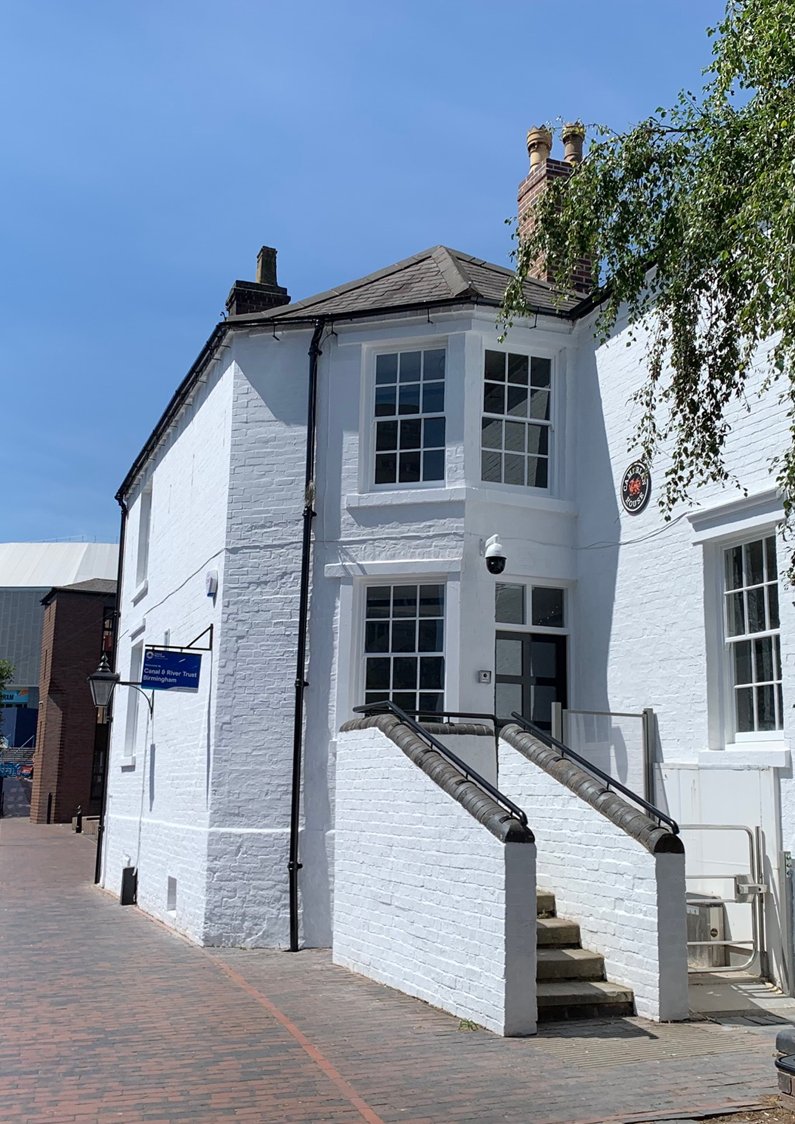 Cambrian House is now Monday to Friday, 9am-4:30pm (not including Bank Holidays) If you need assistance outside of these hours, please call us on 03030 404040. Pop in for local canal information, souvenirs & boating essentials.