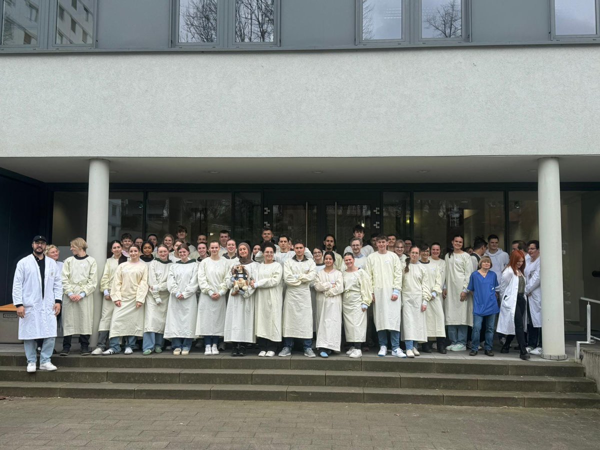 StemCellsNRW's tweet photo. Auch 2024 ist der @UniStemDay auf großes Interesse gestoßen. Über 200 Teilnehmende bekamen Einblicke in die Welt der Stammzellforschung. Danke allen beteiligten für ihr Engagement! @GotteProf @UniklinikBonn @UniklinikDUS @UniklinikEssen @UniklinikAachen @UKKoeln @HSHammLippstadt https://t.co/vsogFP40eL