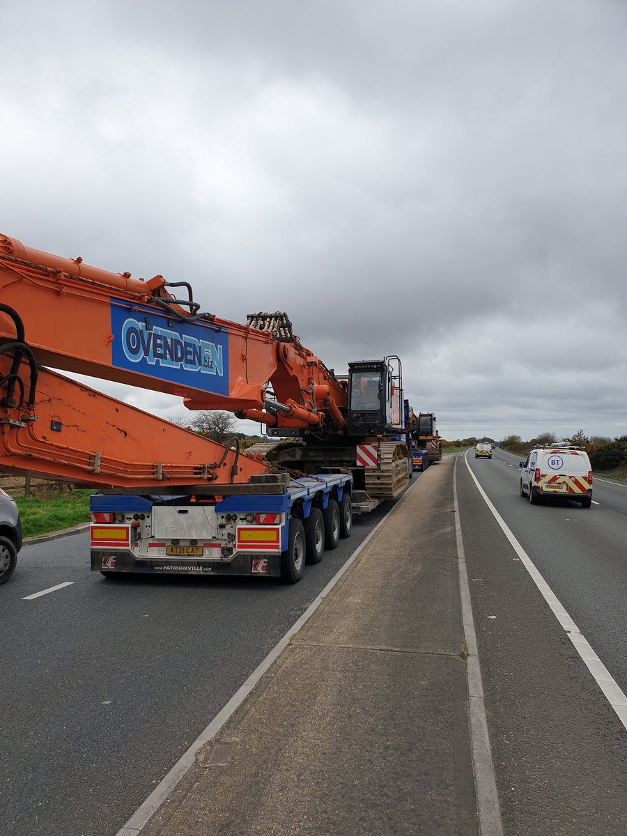 DorsetTraffic's tweet photo. Good Afternoon,

Today Roads Policing officers assisted in moving 2 long reach excavators to #hengistburyhead this morning, which involved a number of police vehicles &amp; temporary road closures 

Thank you to any rosd users who were stopped for your patience &amp; assistance. https://t.co/odrGH6GDqh