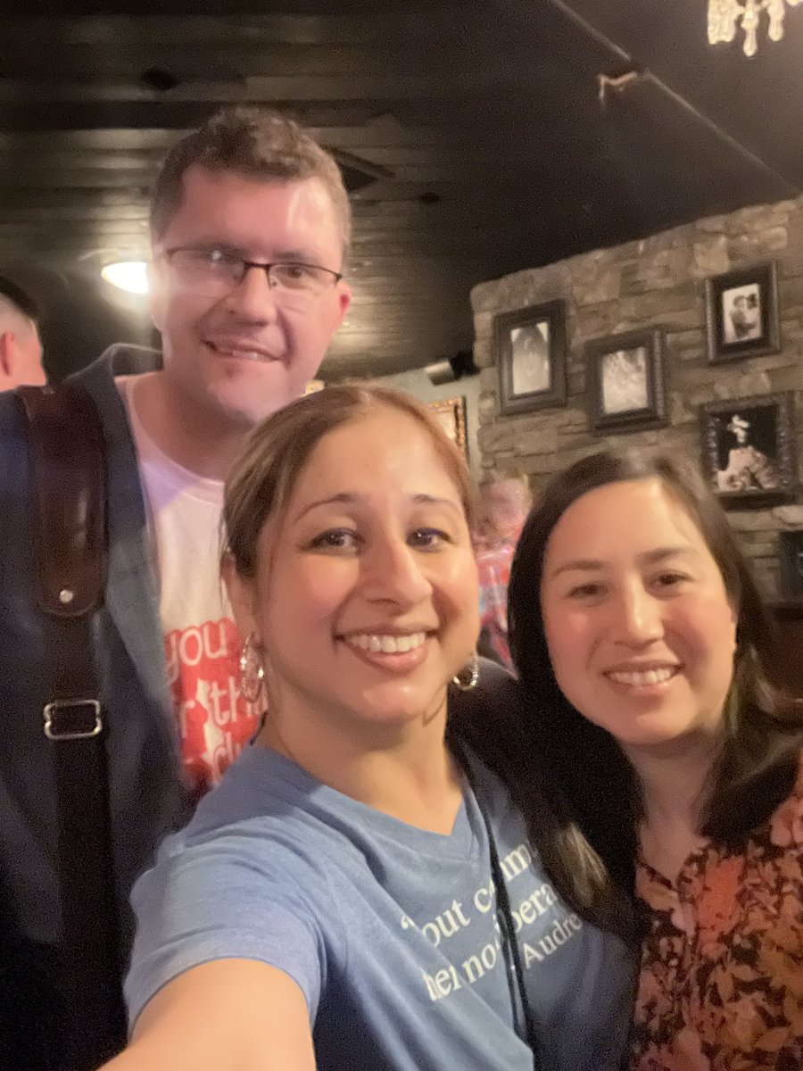 SoniaMKhunkhun's tweet image. Well I wasn’t going to but this crew got me to come out for the @GeriPalBlog #hpmparty !

Really grateful to have an amazing group of #hapc people around the country !  The future of #PalliativeCare is bright!

#hapc24 @CoreyTapper