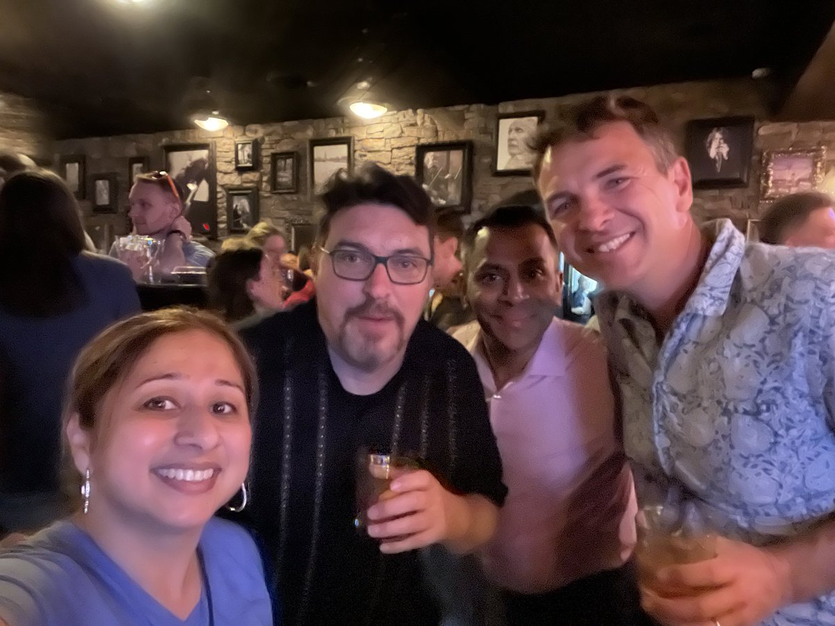 SoniaMKhunkhun's tweet image. Well I wasn’t going to but this crew got me to come out for the @GeriPalBlog #hpmparty !

Really grateful to have an amazing group of #hapc people around the country !  The future of #PalliativeCare is bright!

#hapc24 @CoreyTapper