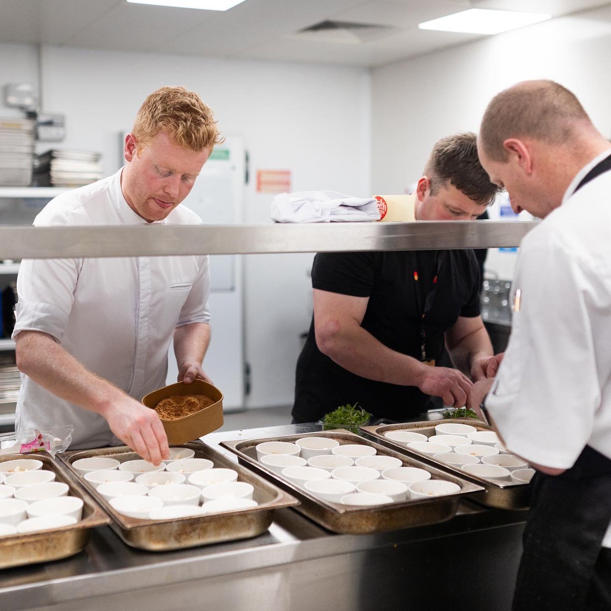 BaxterStoreyIre's tweet image. Check out more fabulous shots of chef partner @MarkMoriarty1 and our incredible team working hard in the kitchen for a fun filled and inspiring event in @MastercardIRE 🙌🏻🧑🏻‍🍳 

Creating special workplace experiences is what we do! ❤️ 

#fuelyourindividuality #workplaceexperience
