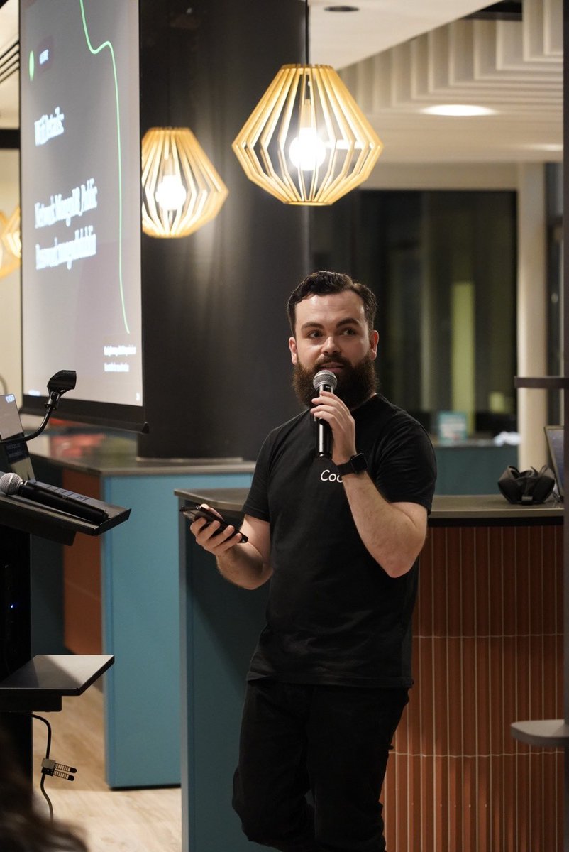 Such a good time at the #ReactDublinMeetup!🚀 A big thank you to @rakesh_s_7, @hmehtaro, and Berkay for their fantastic talks! Shoutout to the host, @nialljoemaher 🤝 And kudos to our sponsor, @MongoDB, for their support👏 See you all next time!