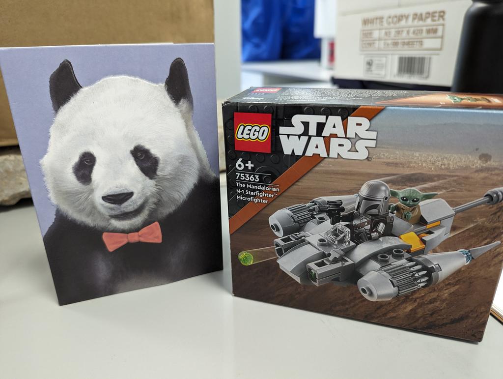David_gilbert88's tweet photo. Early present from the team π! Thank you #CMAScience https://t.co/1C6PQXo44D