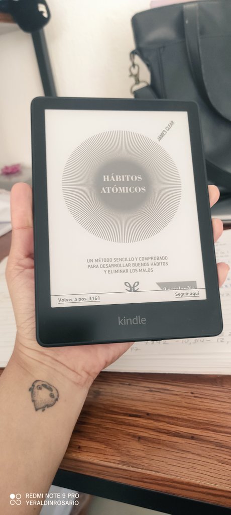 G_Rosario16's tweet photo. Vengo a pifear mi regalo por parte de mis xixis ❤️✨ @LRosarioG @yizelRabbit @M_Culiolo @KhrissyVergara #LaMaru 😌 https://t.co/Uko0b66YkA