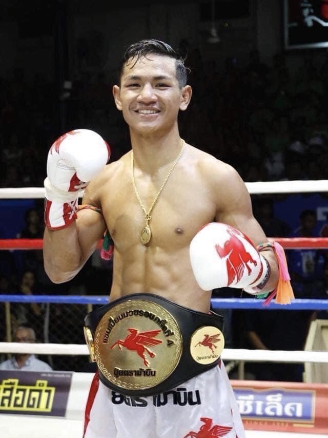 SHOOT_BOXING's tweet photo. 【ONE FridayFights】4.19 笠原友希が兄に続いて参戦「SB王者の強さを見せてる」

　笠原弘希がONE FridayFights参戦したのに続いて、弟の笠原友希が2024年4月19日（金・現地時間）タイ・ルンピニースタジアムで開催される『ONE FridayFights 59』に参戦することが決定した。

　前戦となった2月のK-COMBATライト級王者ソン・ジェミン（韓国）に左ハイキックで2RTKO勝ちし、6連勝に。
　
　今回、CH3チャンピオントーナメント126p王者ペッシーモク・PKセンチャイムエタイジム（タイ）と対戦することが決定した笠原は「相手は上手くてテクニック系の選手ですが、オープンフィンガーだとガツガツ前にくるスタイルにもなって、どっちのスタイルもできる印象」という。

　初のONE参戦に向けては「すごく楽しみで、対世界の大一番燃えています！　勝たないと次がないので絶対勝って、このチャンスを物にし、シュートボクシングの王者の強さを見せてきますので日本からたくさんの応援お願いします！」と意気込みを語っている。