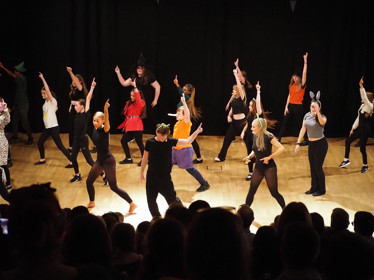 A huge congratulations to all performers involved in this week's MAPAS Centre Spring Showcase Concerts. We are all so 🏳️‍🌈PROUD🏳️‍🌈 of your achievements. 🎵 🎤👯 More galleries to follow next week. 📷