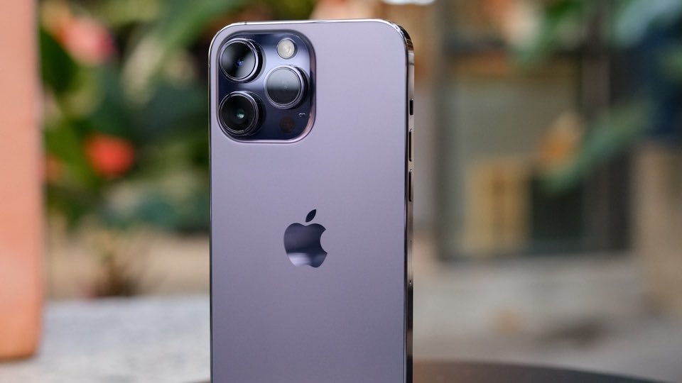 1 kardeşime iPhone 15 pro max hediye edeceğim (isterse ücretini atarım) RT atmanız yeterlidir. Instagram canlı yayınında, Türkiye saati ile 21.00’da Instagram hesabım: isveckrali_ Simpliers ile çekiliş oluyor.