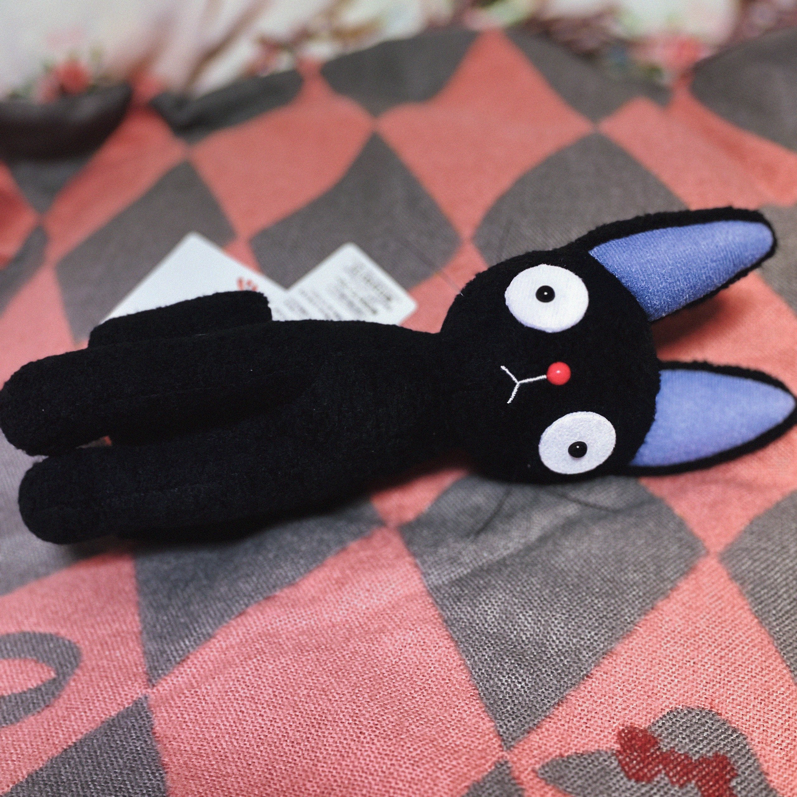 ジブリ展 ジジ ぬいぐるみ ジブリパーク 魔女の宅急便」よりジジのぬいぐるみなど！ ジブリ作品の