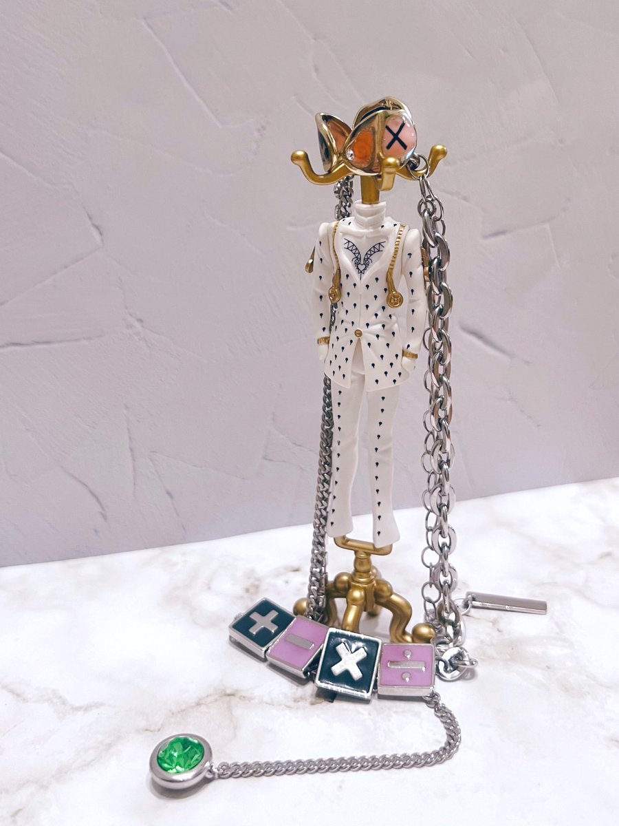 まぁブチャトリやるよね
やっぱり

こちらのリングもmoni.(<a href="/moni_moni_7_7/">moni.</a> )さん作品です
…パメオのネックレスはこのトルソーには大きかったね