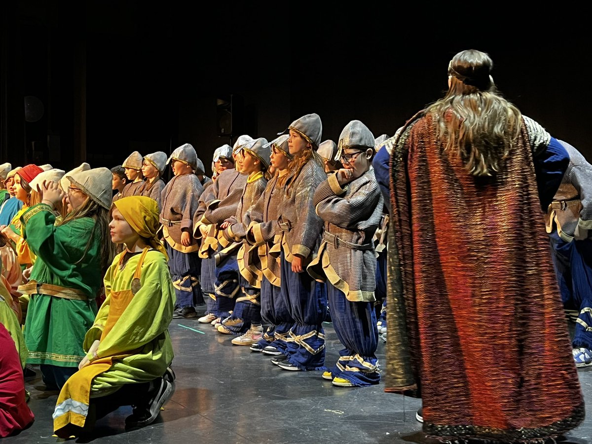 Thank you @ScottishOpera, @DGCYMI and @CreativeScots! 100 children in P.5-7 performed ‘Vikings!’ to approximately 250 parents/carers and family members. What a show!