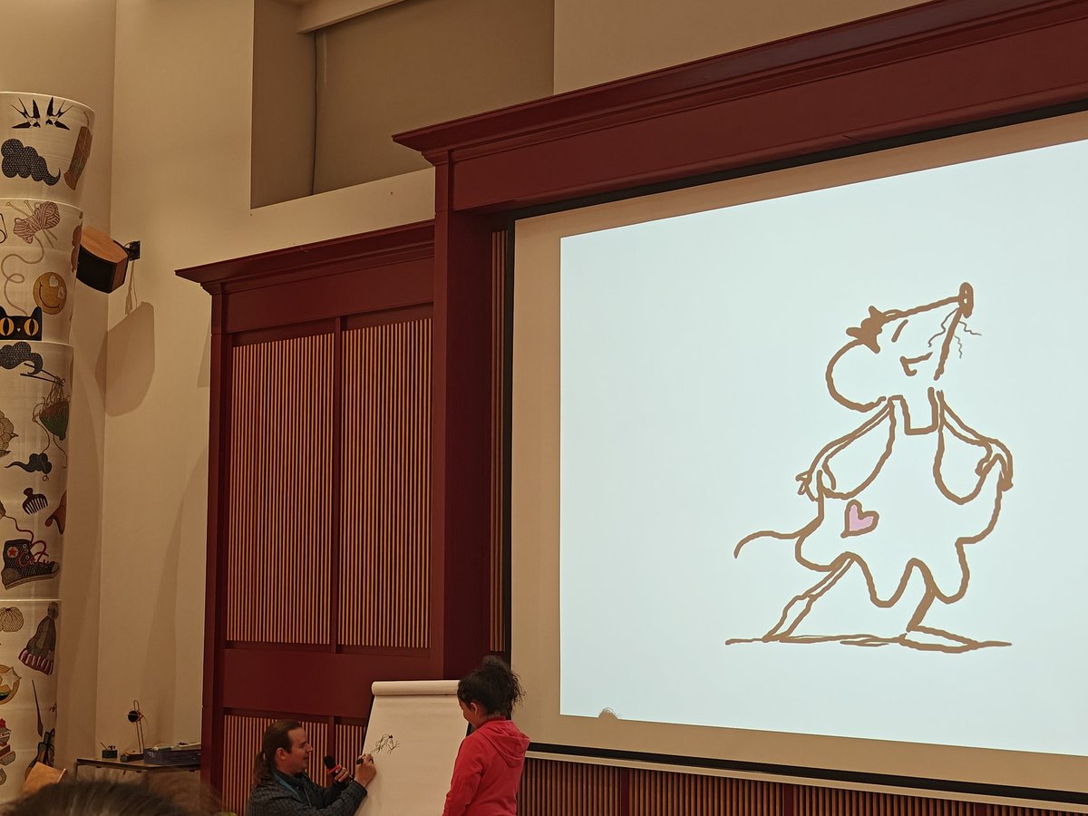 sasdart's tweet image. What a great session at #keystoneprimary #Beijing @mattholm ! My daughter was thrilled to engage in your story writing process! #babymouse.