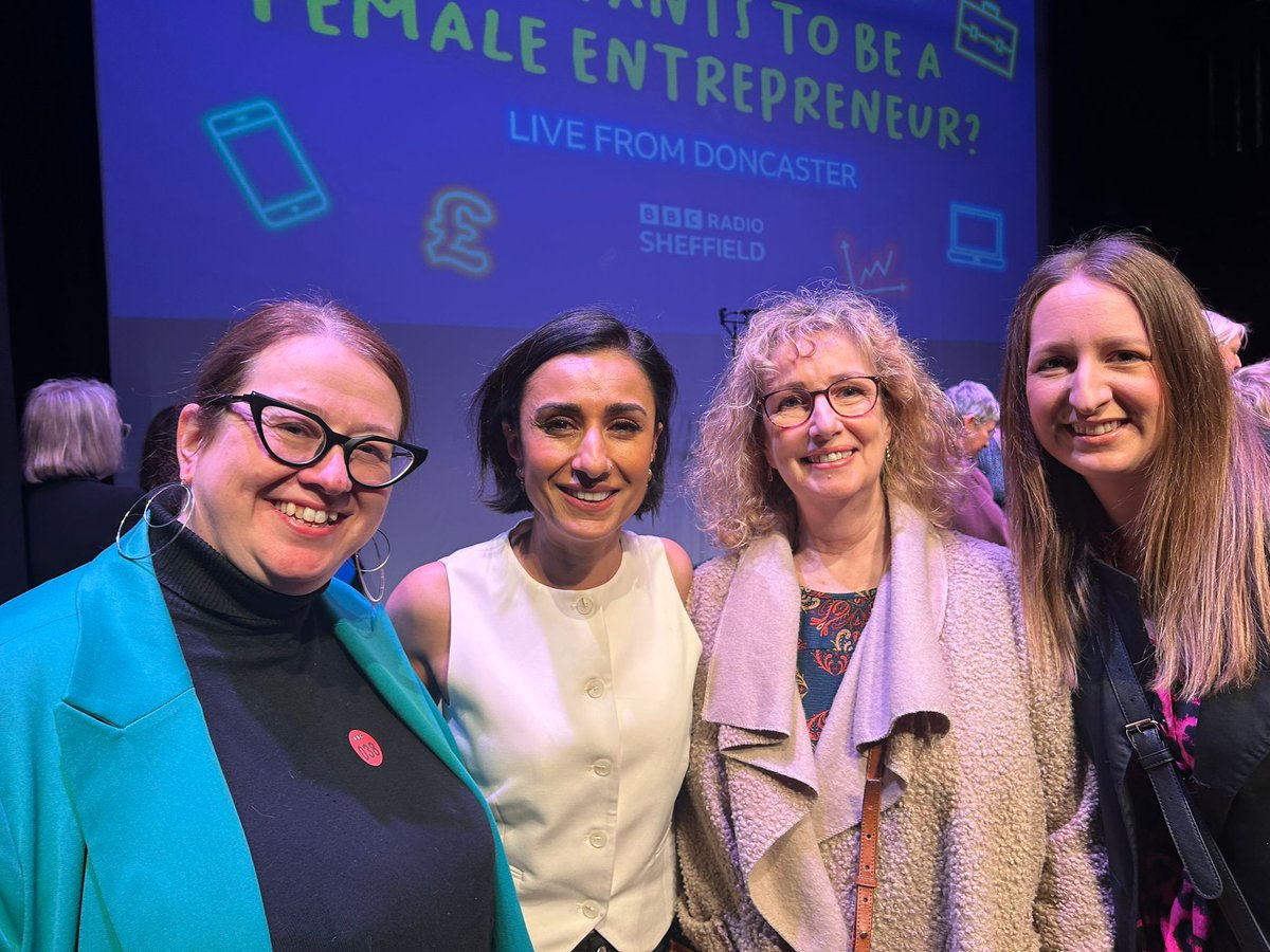 Fantastic morning being in the audience for this live broadcast. <a href="/itsanitarani/">anita rani</a> and <a href="/pauletteish/">Paulette Edwards</a> are brilliant presenters :) Interesting to see the behind the scenes of radio and pleased to have grabbed an obligatory selfie too 🎉😁  <a href="/chapter3digital/">chapter3digital</a> Friday! #PerksOfTheJob