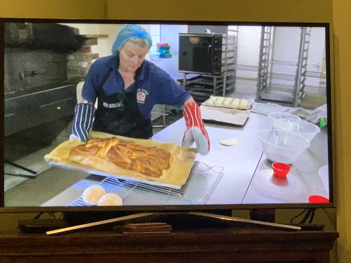 Side Oven Bakery tweet media