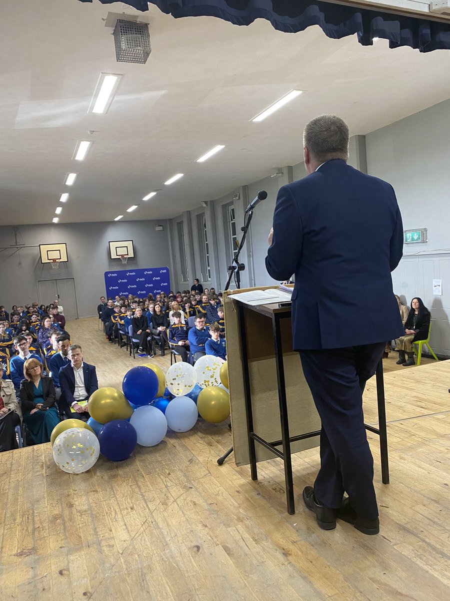 Nice to welcome back Ireland’s Finance Minister @mmcgrathtd to CER @DeerparkCBS to close Global Money Week and launch the @MABSinfo survey on money and young people. Students need to be aware of pitfalls involved in money, buying, selling etc; if it’s too good to be true, it is!!