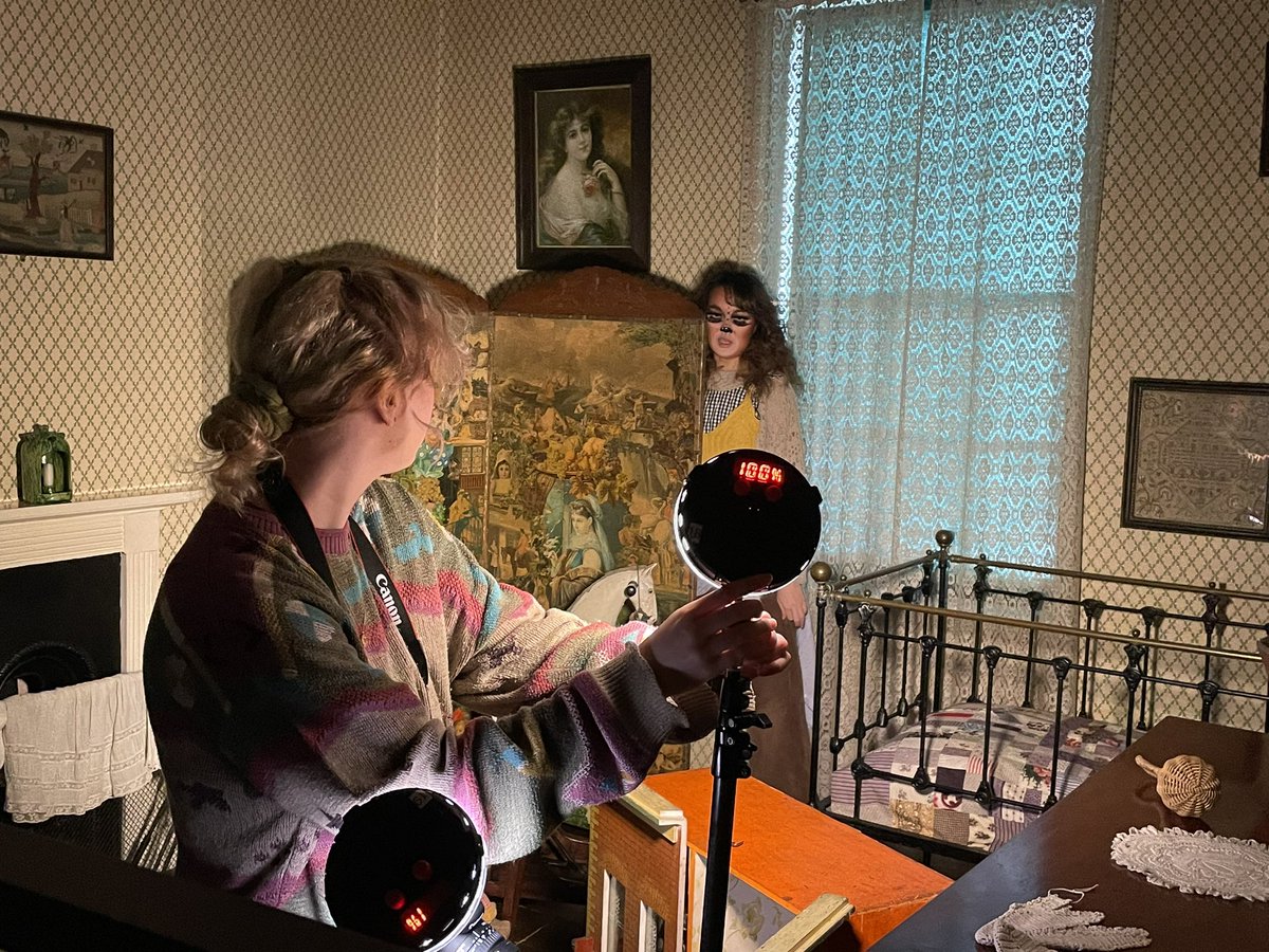Busy day at the Museum! Work experience students take a look at the care of collections in the Victorian Dining room, while NUA students use the location of Victorian Nursery for a fashion assignment based on Victorian toys @StrangersHall