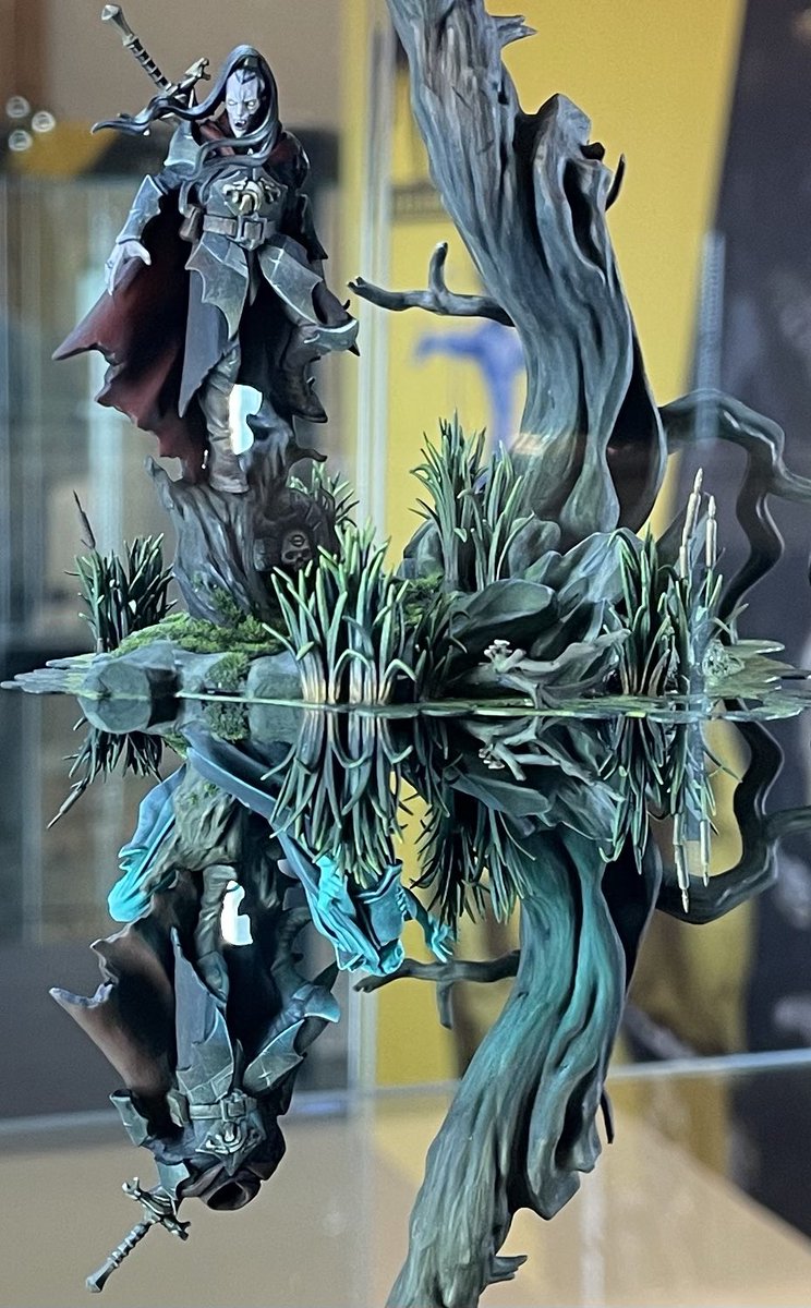 d6gcraig's tweet photo. Absolute favorite #GoldenDaemon entry @ #Adepticon: Vampire crossing  swamp. The concept: fantastic, execution: flawless, composition: work of art. The duplication is mind-blowing in its details, down to brush strokes and blades of glass; except for lack of reflection &amp; ghosts! https://t.co/l50L4dcLEU