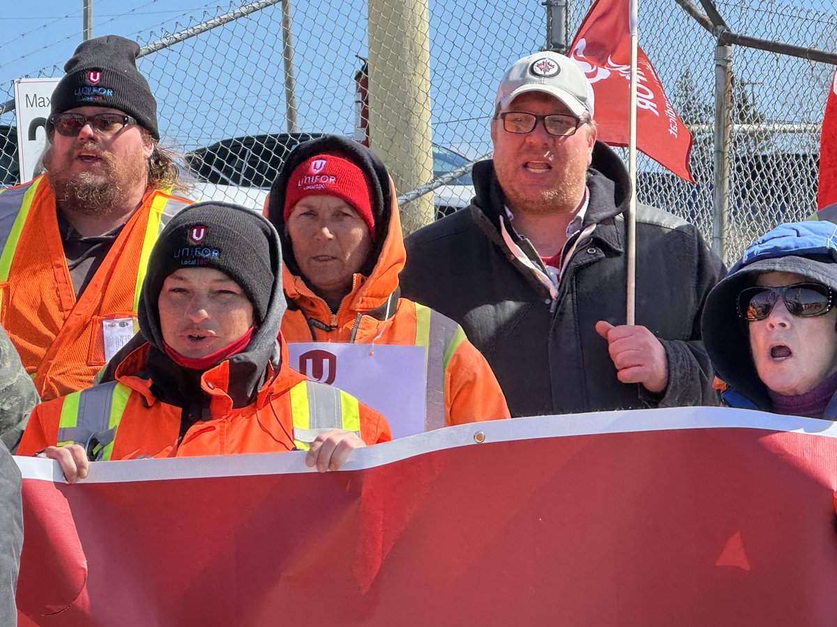 Lanampayne's tweet photo. With our courageous mighty members on strike at Autoport/CN Rail. 

Day 1 of the strike CN started using scabs. 

A company does this for one reason and one reason only: to try to break us. 

We have news for CN. 

Their resolve and determination will not be broken /1 https://t.co/DslJPVZ9bA