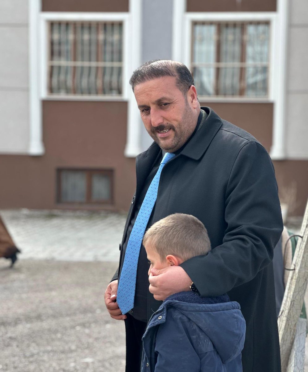 AkEdremit65's tweet photo. AK kadrolarımız Yeniden Edremit için İlçe Başkanımızın direktifleri ile birlikte gece gündüz demeden kapı kapı dolaşarak kadirşinas insanlarımız ile biraraya geliyorlar. Edremit'te AK Belediyeciliğin tarihi zaferine sayılı günler kaldı.
#HazırızKararlıyız
@OndilKenan @ismailsay_ https://t.co/q7aDNKpxjS