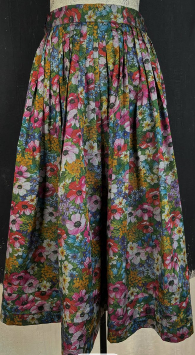 A_Cmas_Closet's tweet photo. "ADDIE IN THIS!!!! Literally so preppy and fun! Imagine her at a party in this, pairing this with a pink blouse and tiny flower clips in her hair. Literal flower maiden." #AChristmasCloset #AddieShaw #OurGirls https://t.co/j1fnZuWVI6